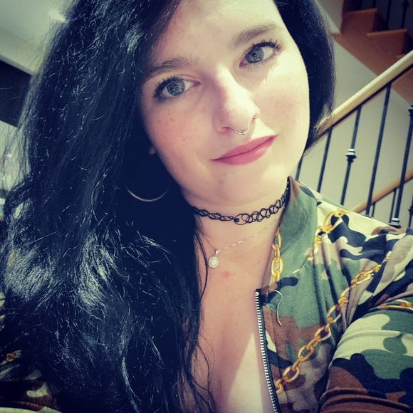 Meet your Posher, Korina - Picture 1 of 1